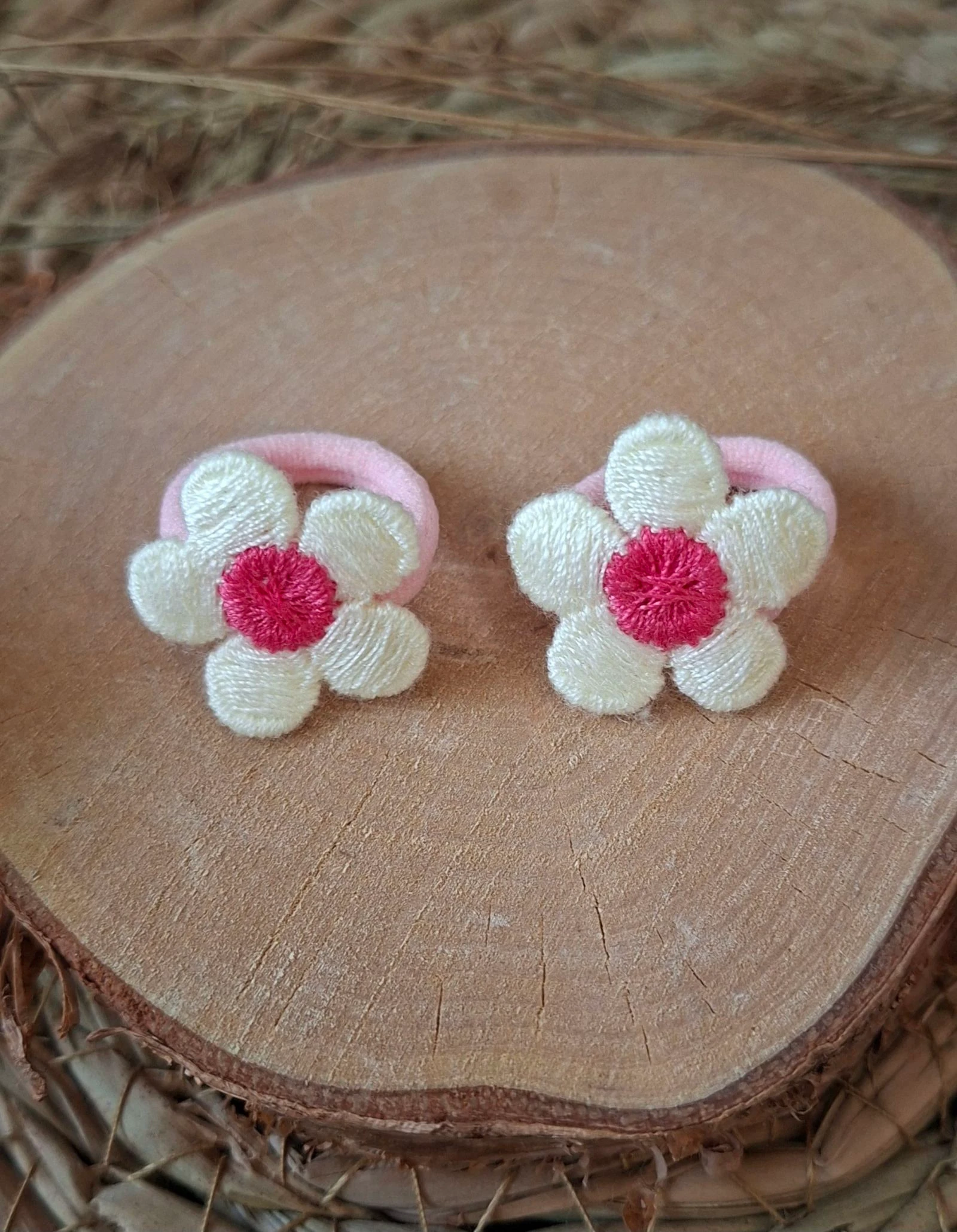 Setje mini elastiekjes met bloemetje